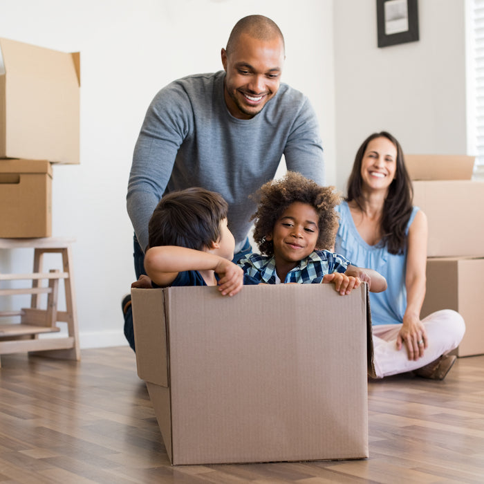 10 Helpful Tips for Moving During Peak Moving Season